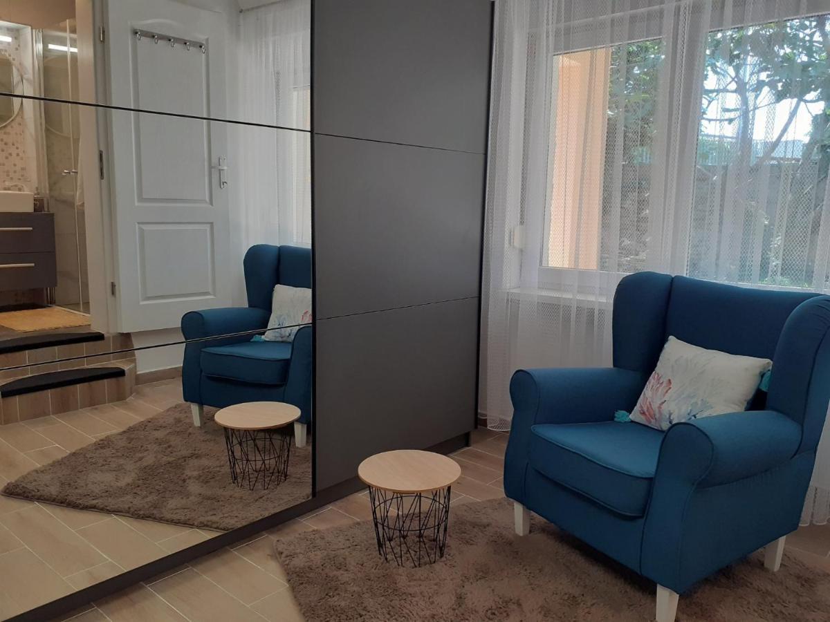 Apartment Hana With A Private Pool Malinska Exterior foto